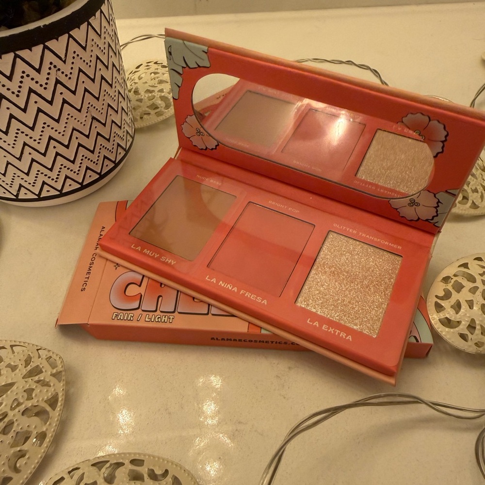 Alamar Viva Las Cheekas Blush & Highlight Palette New In Box
